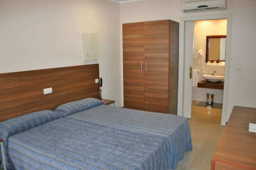 rooms-classic-double-room-with-balcony-or-terrace