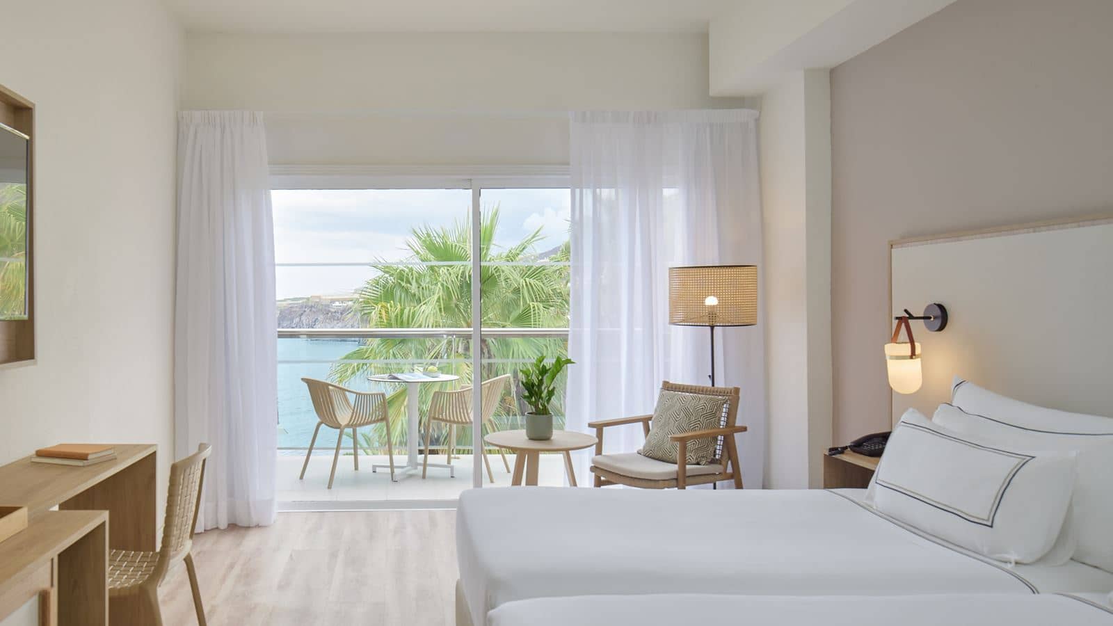 rooms-double-frontal-sea-view
