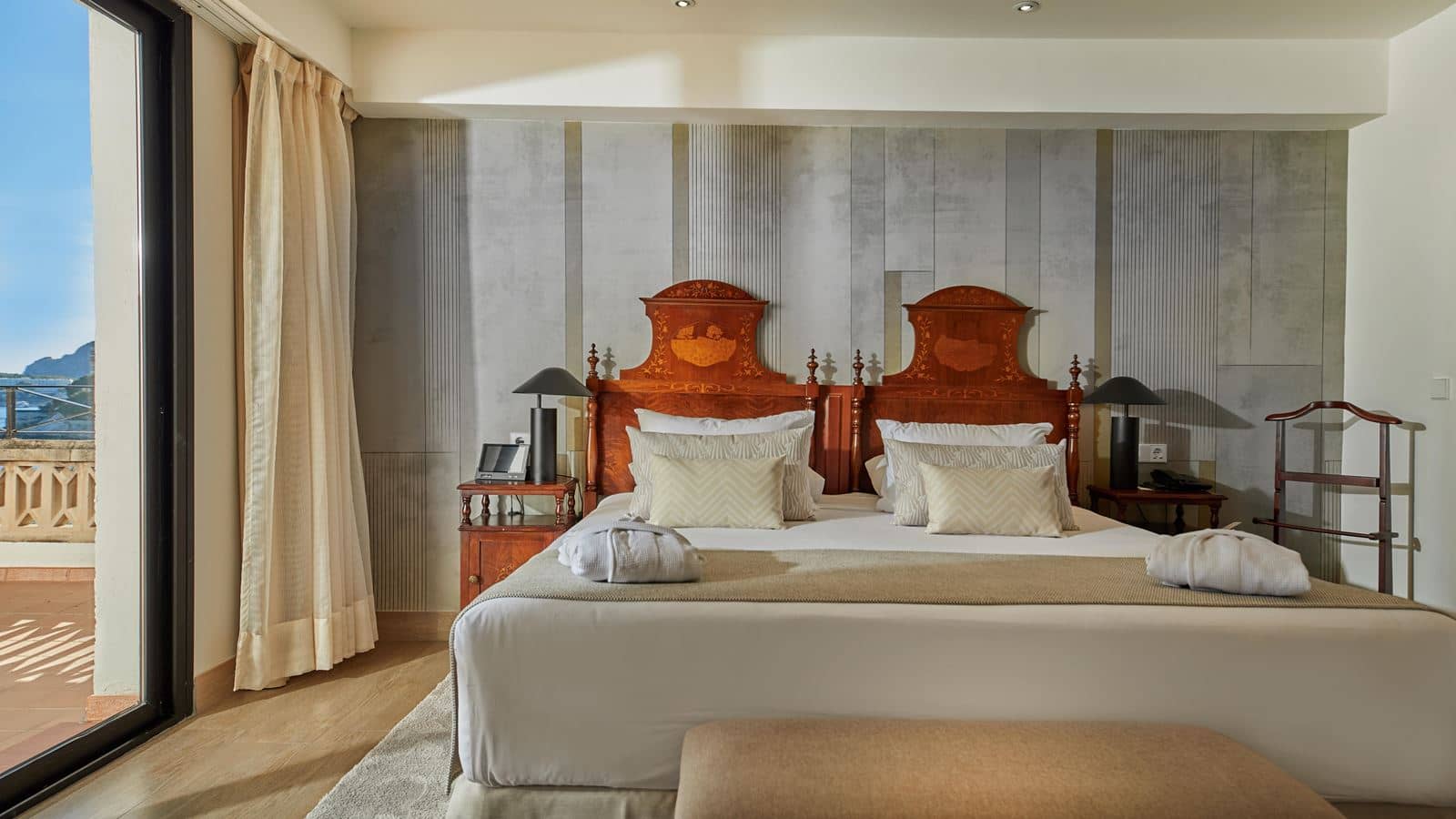 rooms-master-suite-sea-view-preffered-club