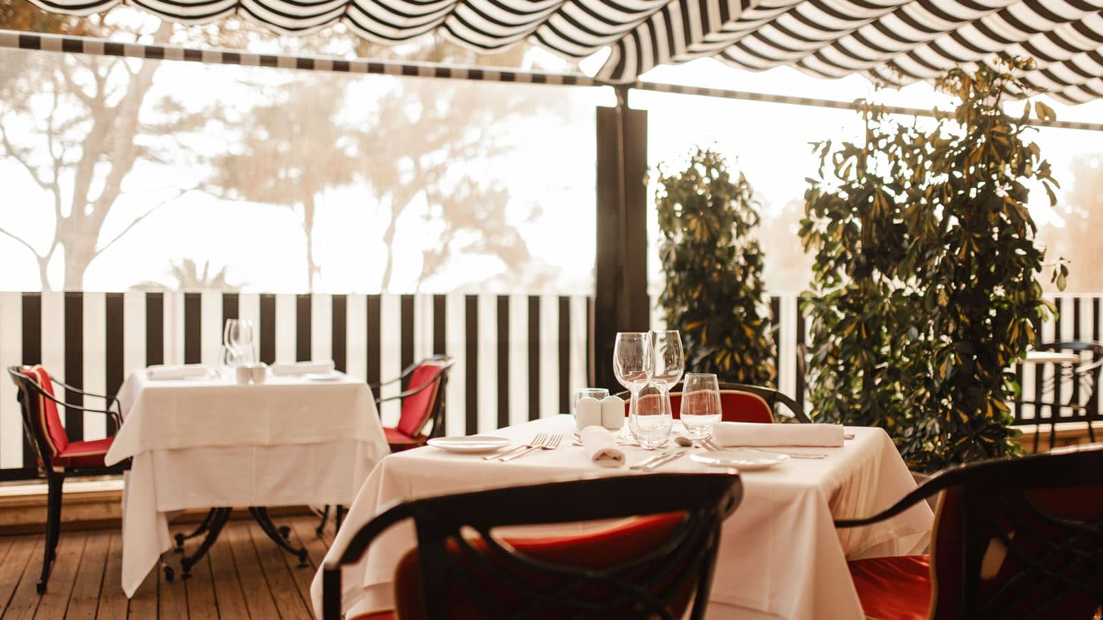 restaurants-world-café