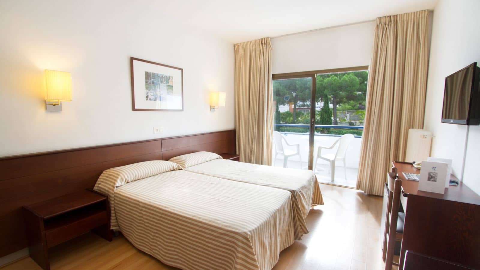 rooms-standard-room
