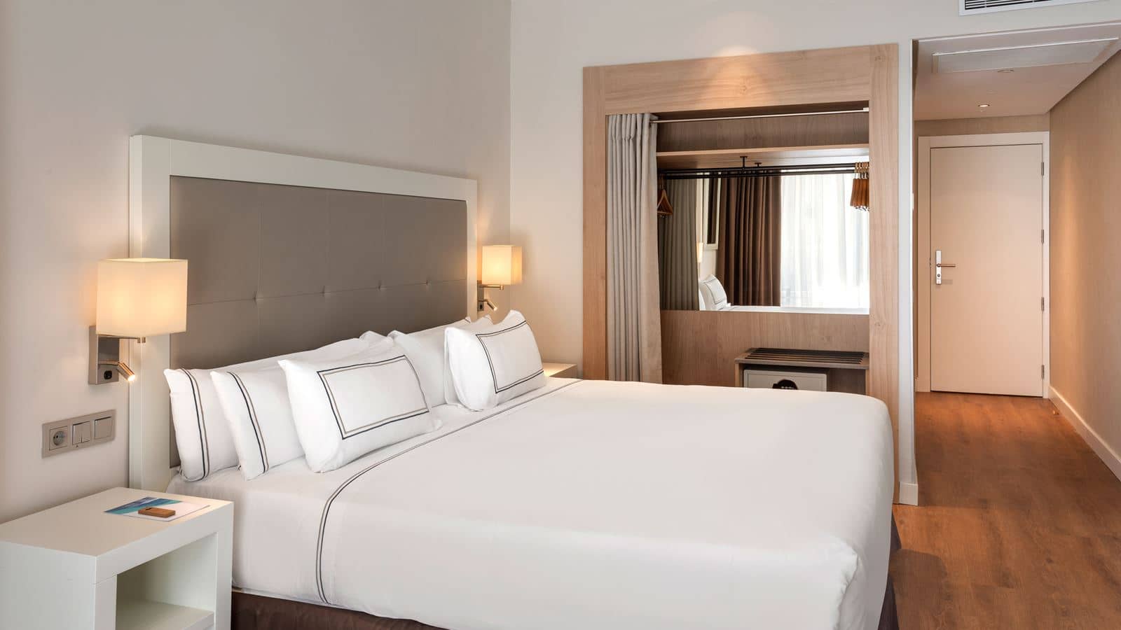 rooms-single-use-melia-room-sea-view-balcony-or-terrace