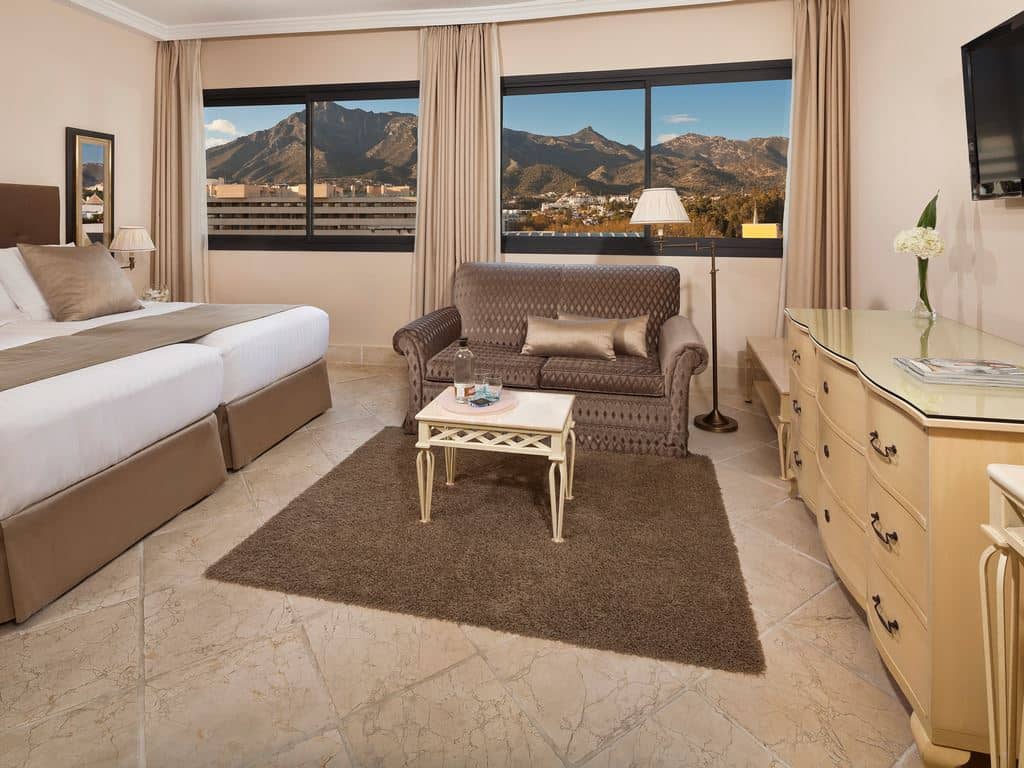 rooms-double-classic-mountain-view-without-balcony-or-terrace