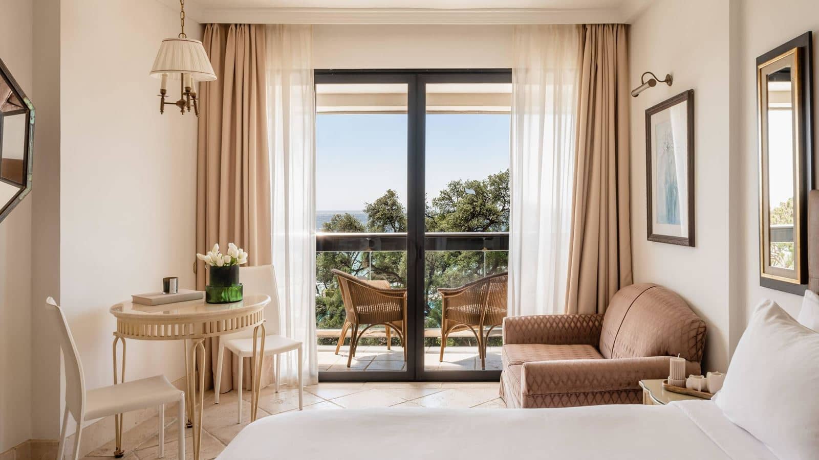 rooms-double-premium-garden-view-balcony-or-terrace