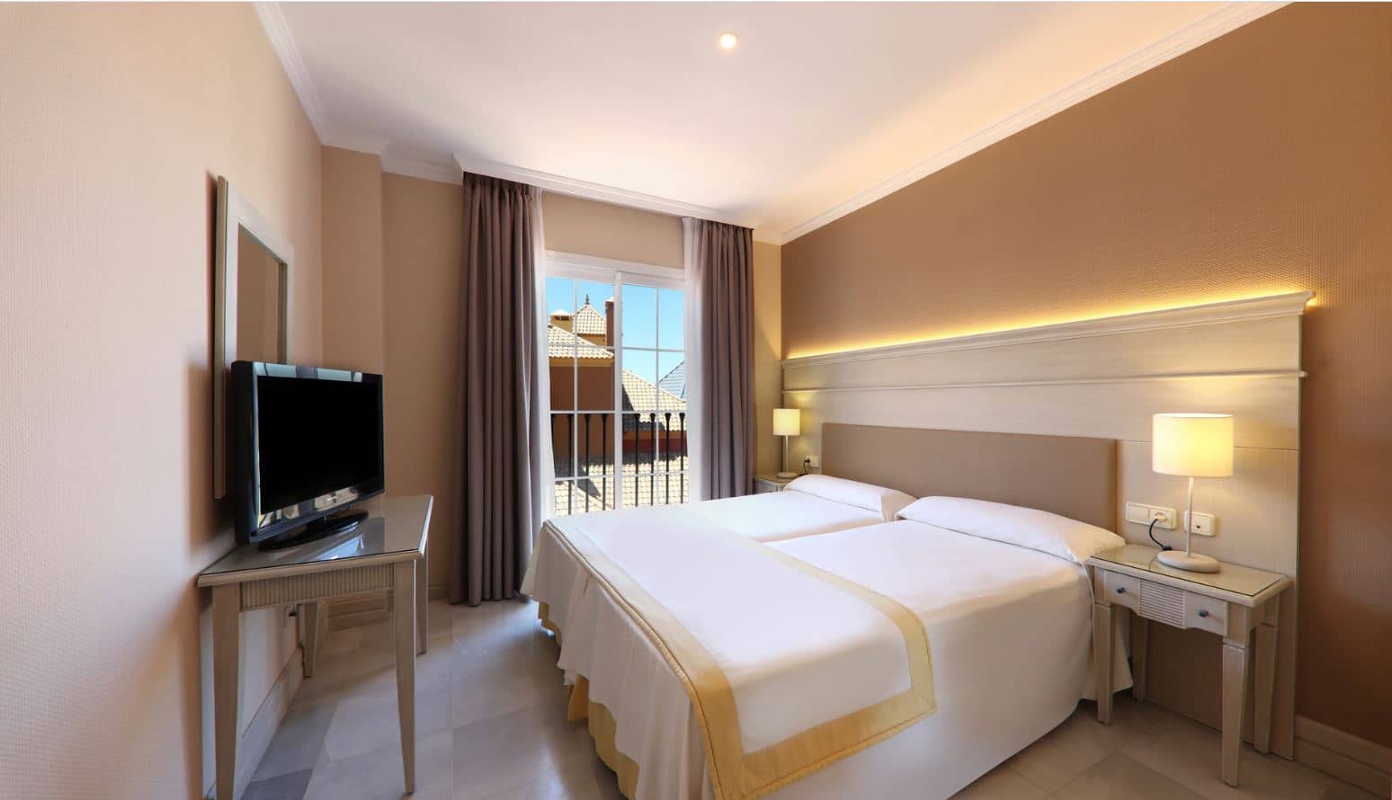 rooms-apt-1-bedroom-balcony-or-terrace