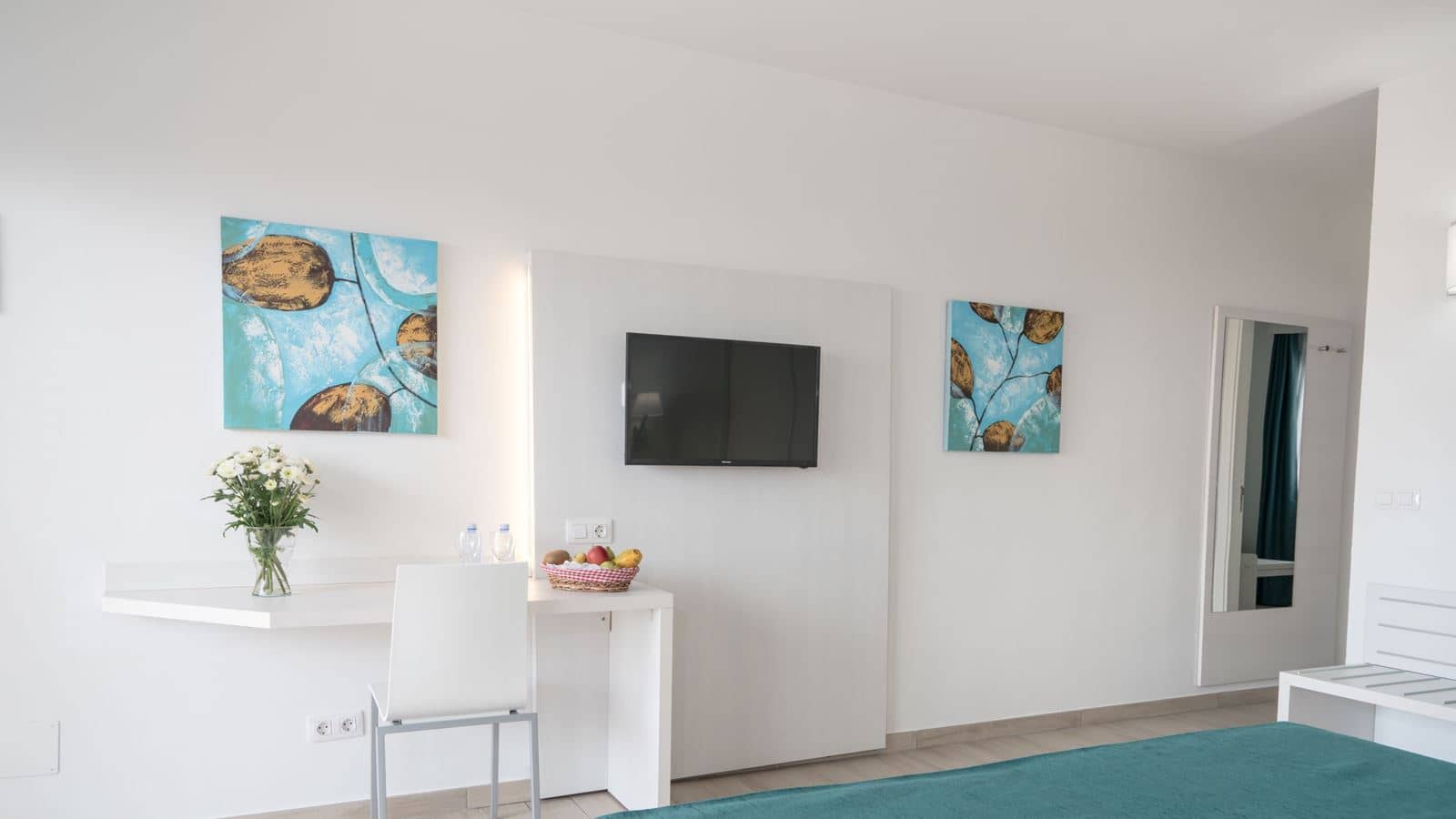 rooms-junior-suite-balcony-or-terrace