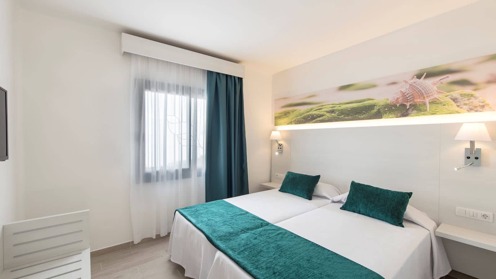 rooms-apartment-superior-1-bedroom-balcony-or-terrace