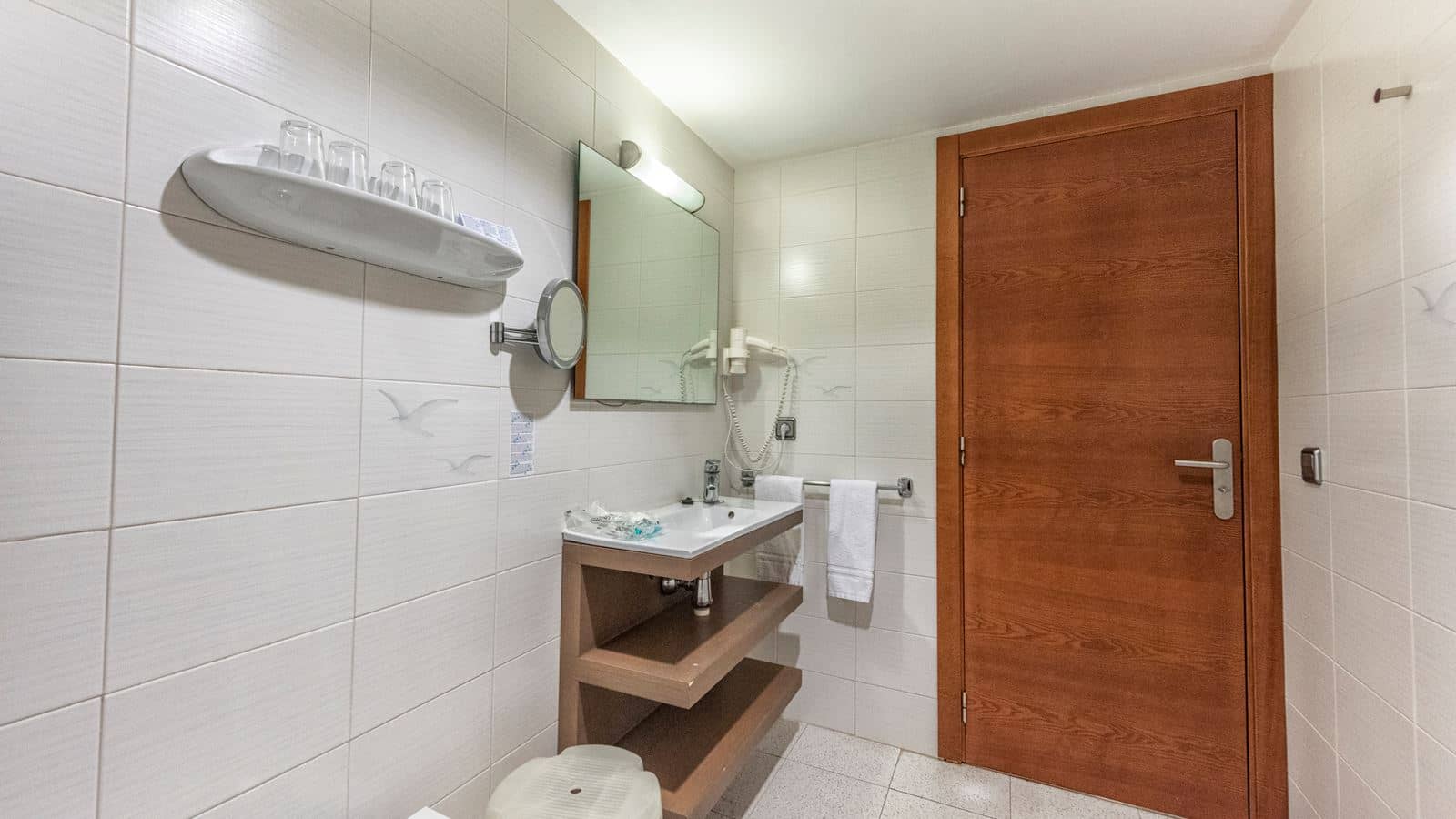 rooms-single-standard-room-balcony-or-terrace