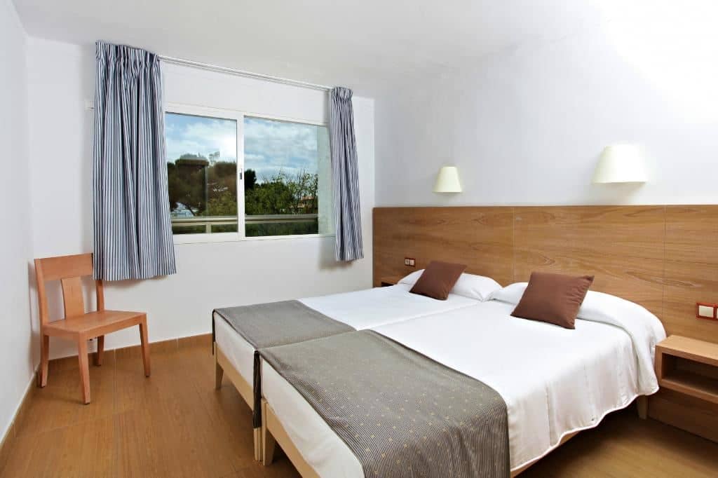 rooms-1-bedroom-apartment-seaview-balcony-or-terrace