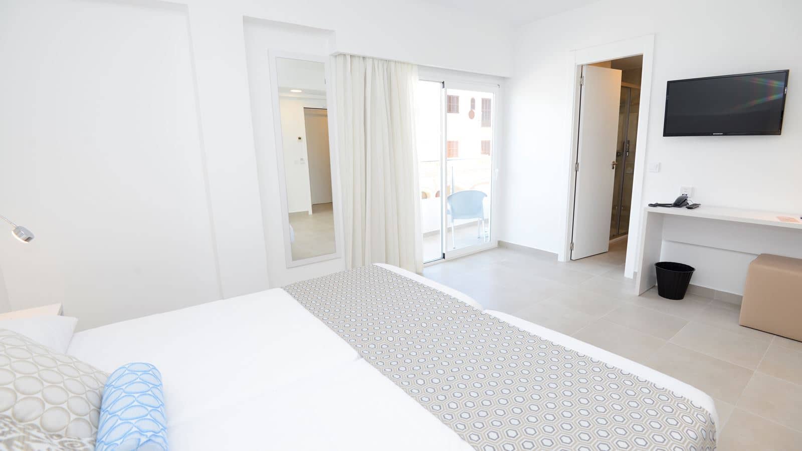 rooms-double-with-balcony