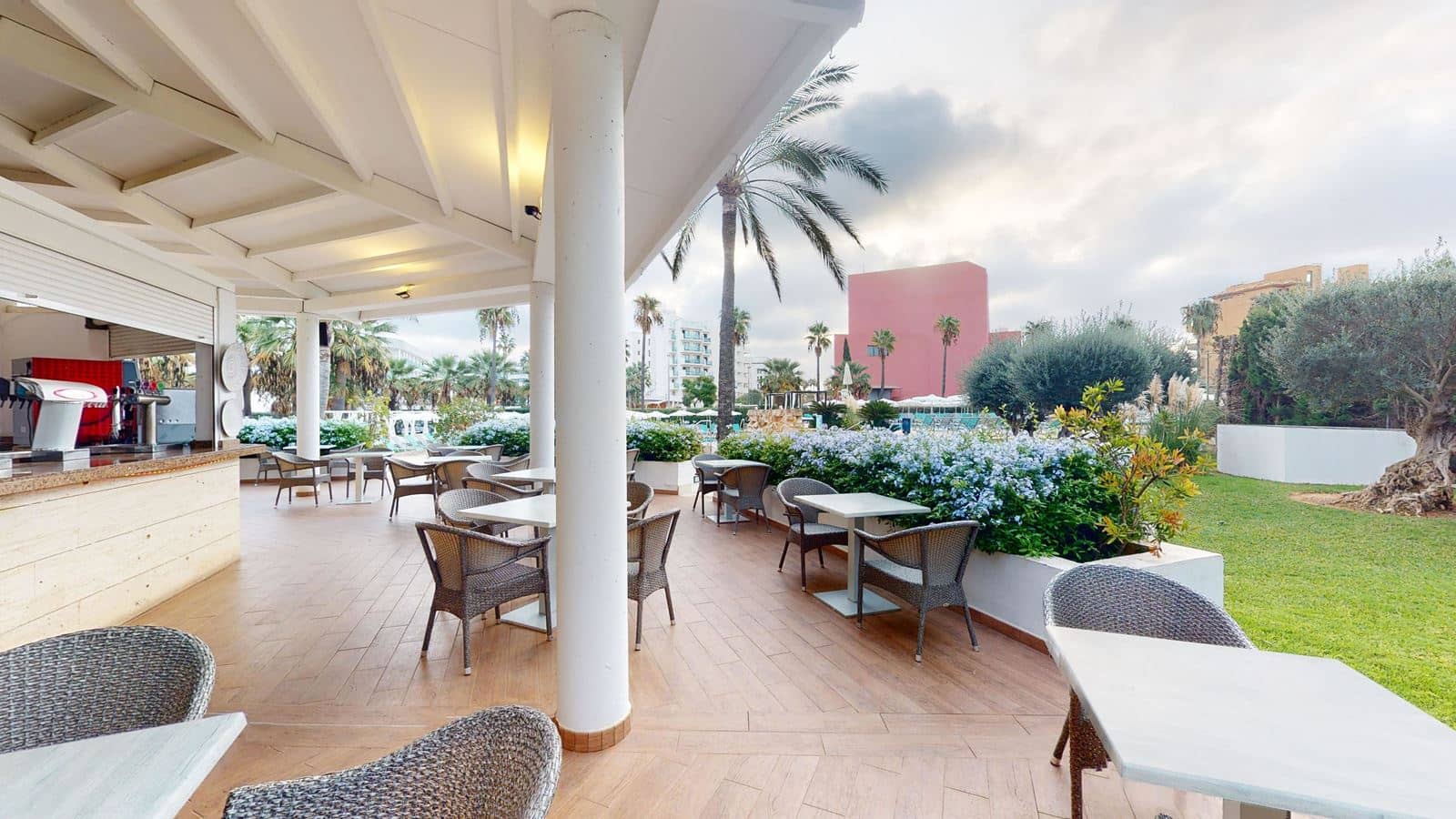 bars-snack-pool-bar
