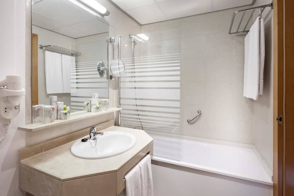 rooms-double-standard-room-seaview-balcony-or-terrace