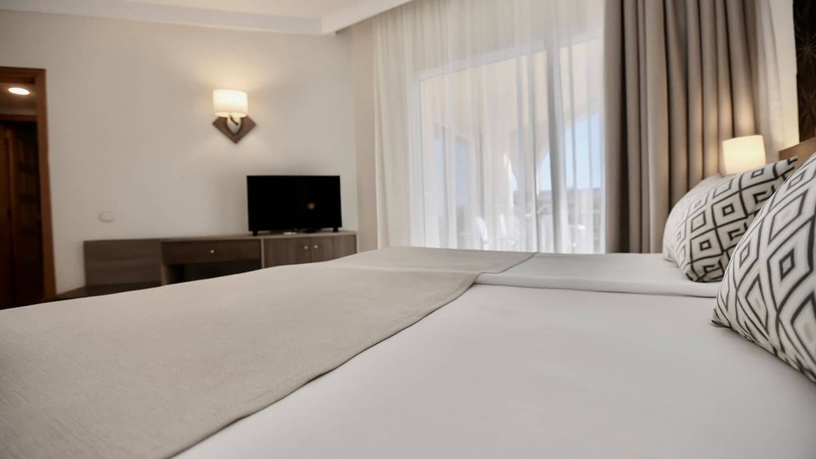 rooms-family-room