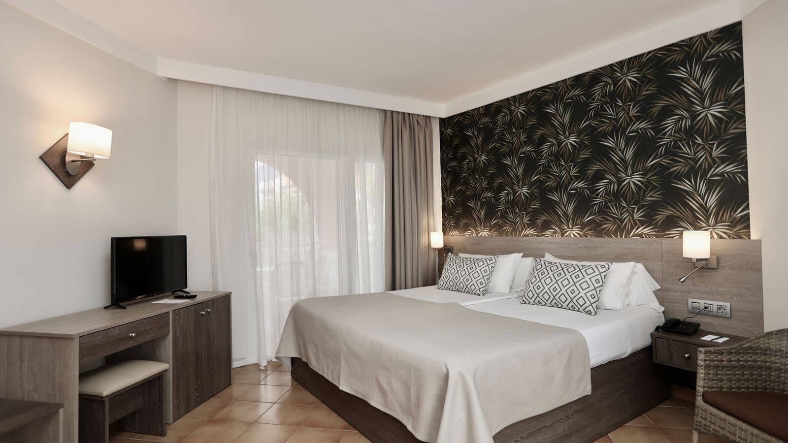 rooms-family-room