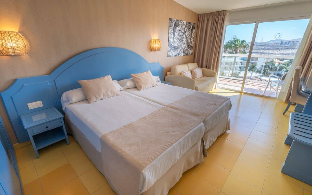 rooms-double-room-pool-view-with-balcony-or-terrace