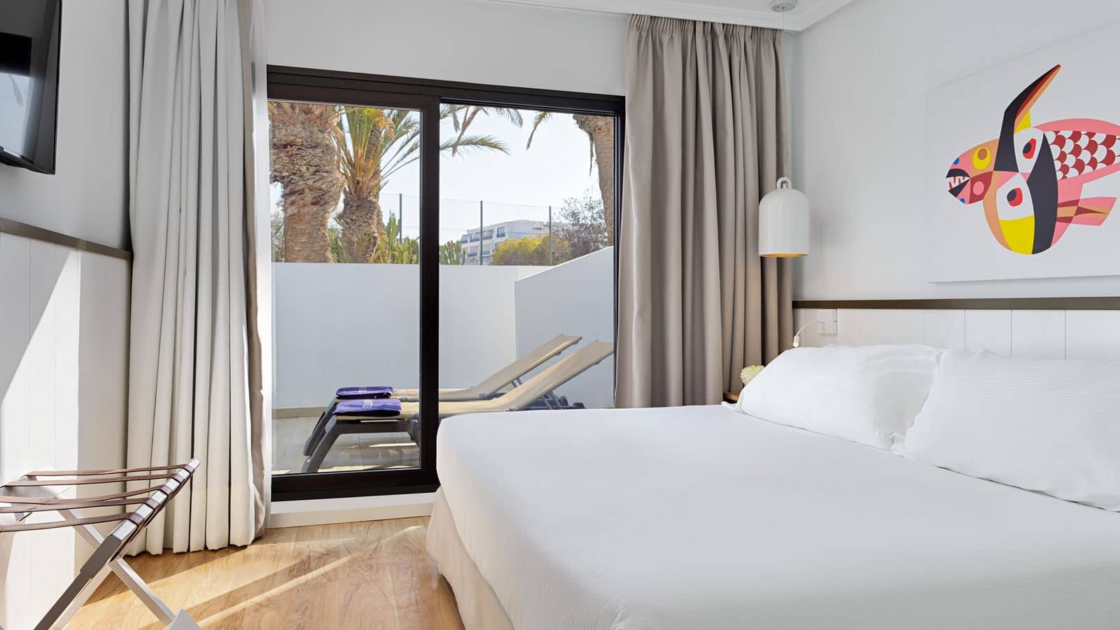 rooms-suite-familiar-balcony-or-terrace