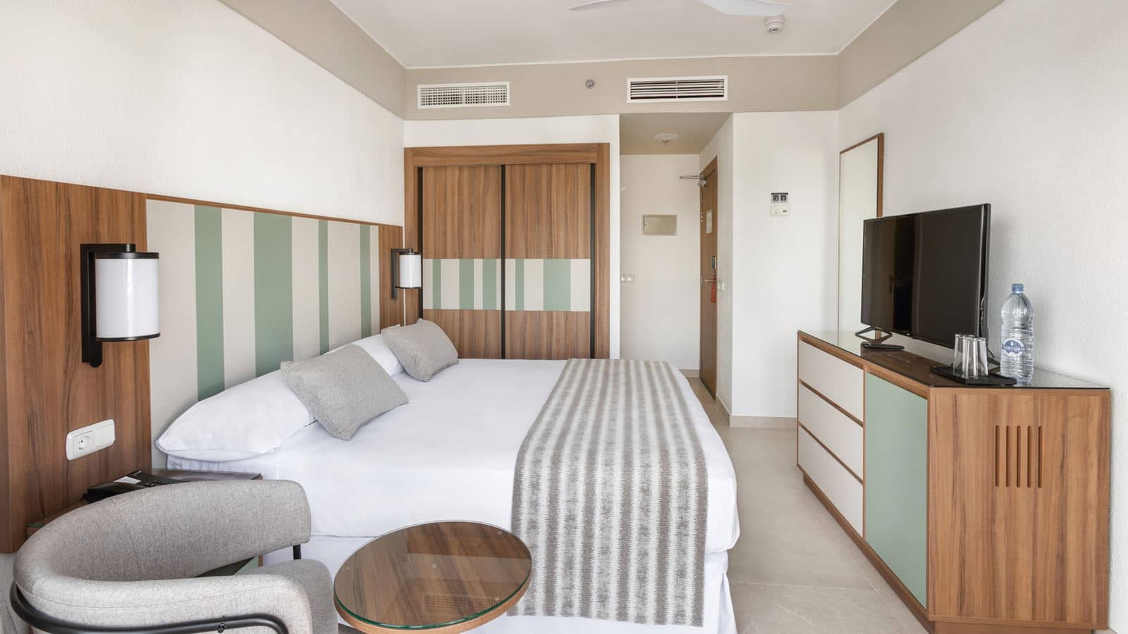 rooms-double-or-twin-superior-sea-view