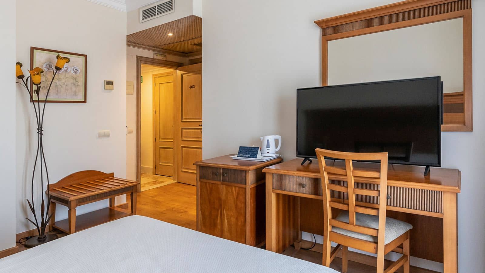 rooms-twin-room-without-balcony