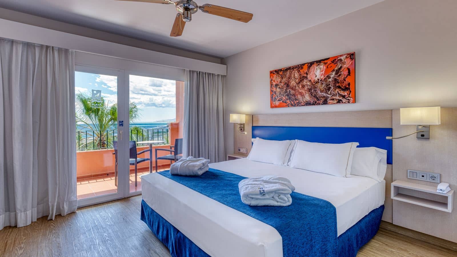 rooms-double-superior-front-sea-view