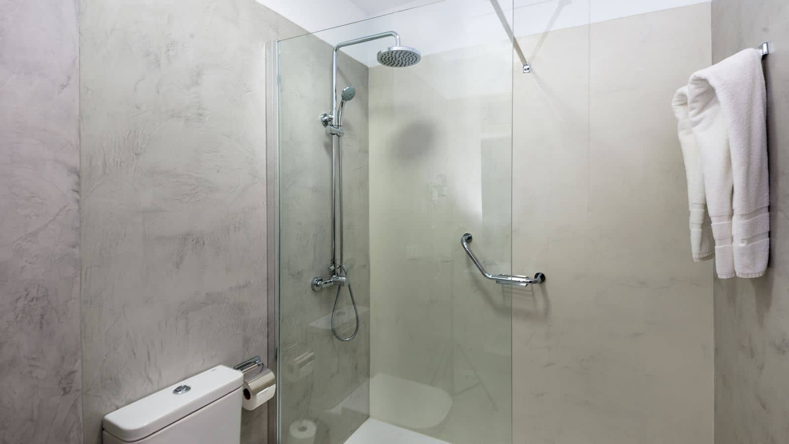 rooms-standard-family-room