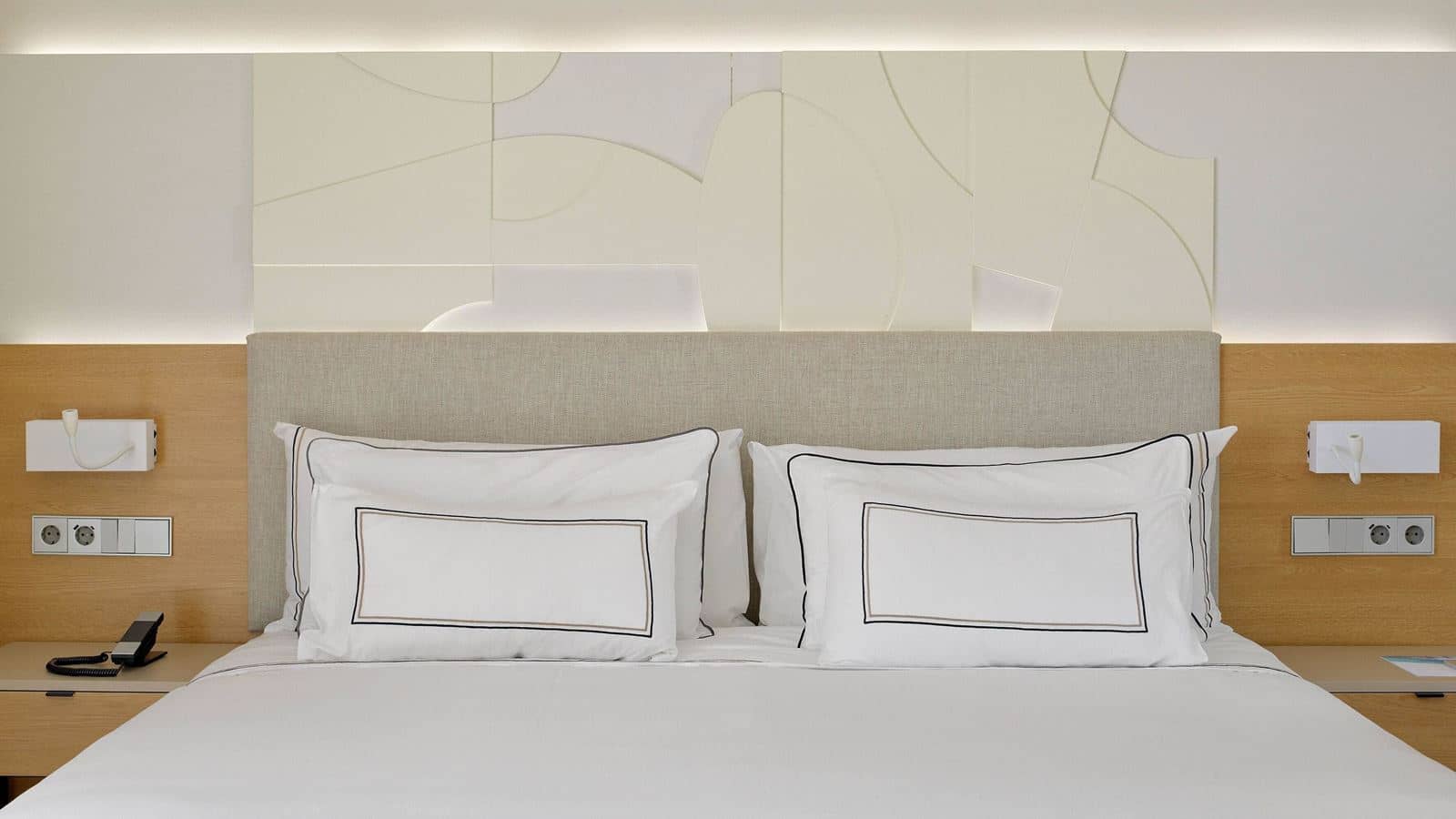 rooms-s6e-the-level-suite-ocean-view