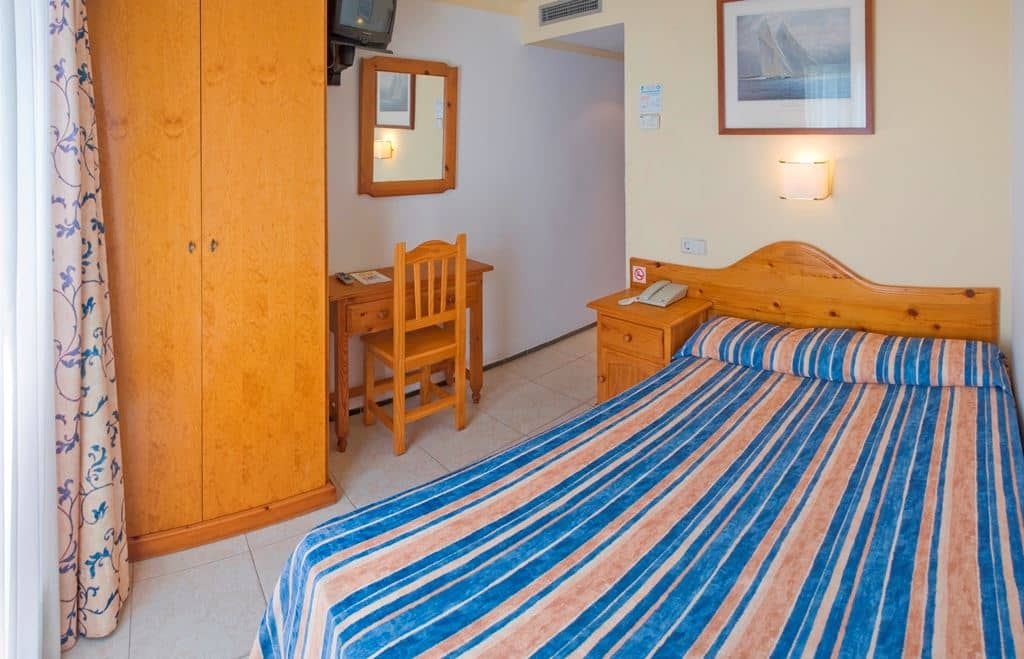 rooms-single-room