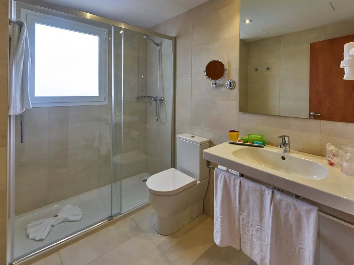 rooms-db-double-twin-room-balcony-or-terrace