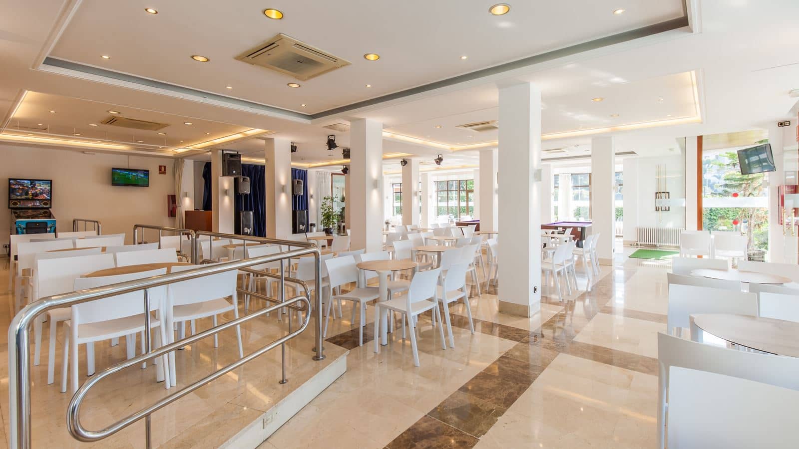 bars-main-bar