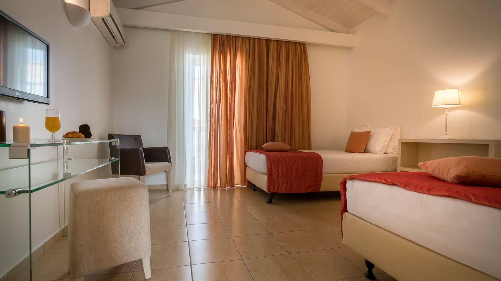 rooms-superior-room