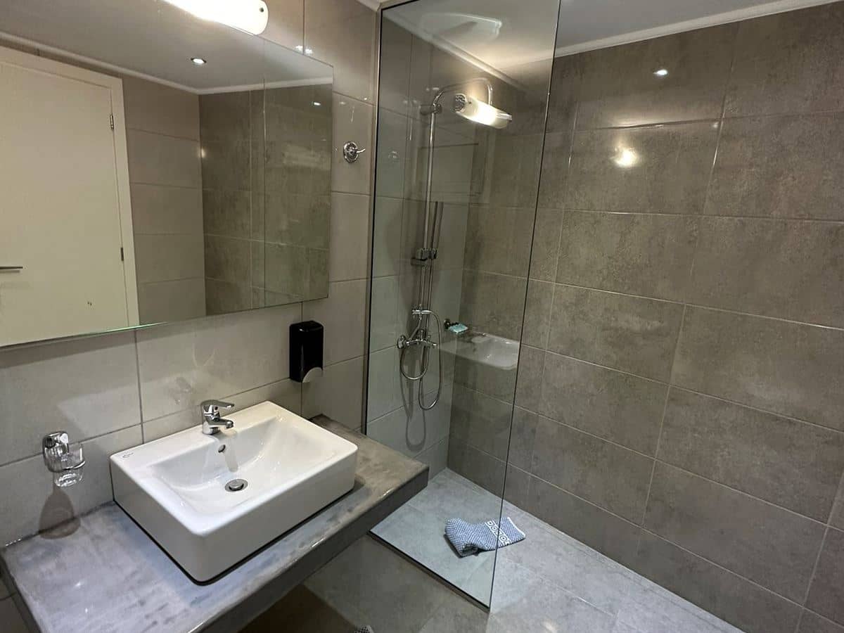 rooms-triple-room