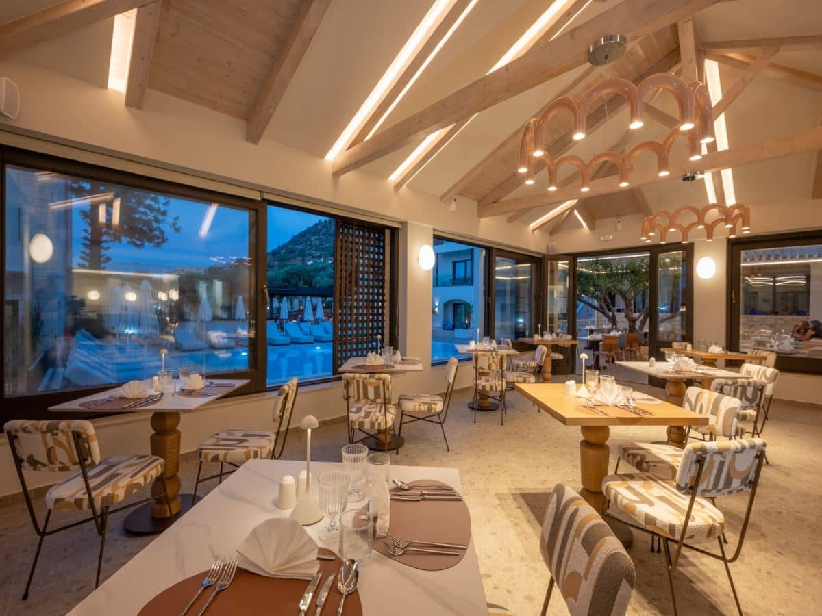 restaurants-main-restaurant-at-cactus-village