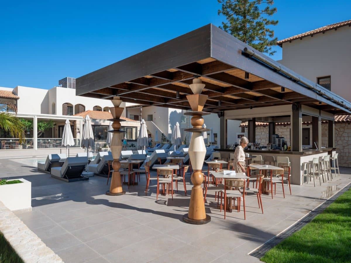 bars-romantica-pool-bar