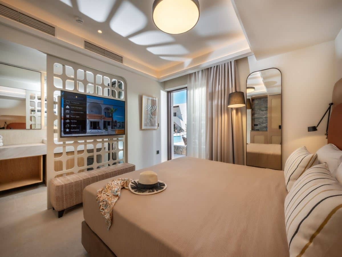rooms-room-triple-balcony-or-terrace