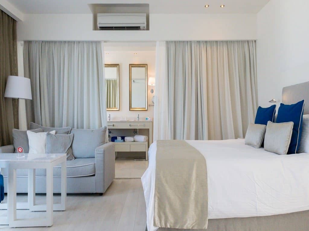 rooms-suite-seaview-with-beach-cabana