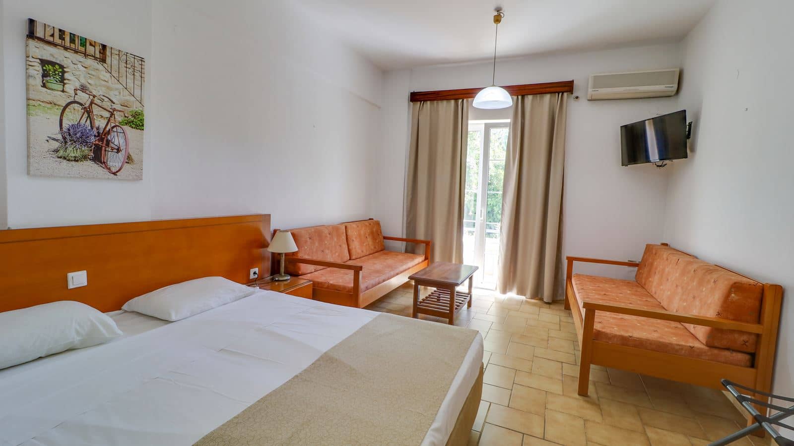 rooms-family-room