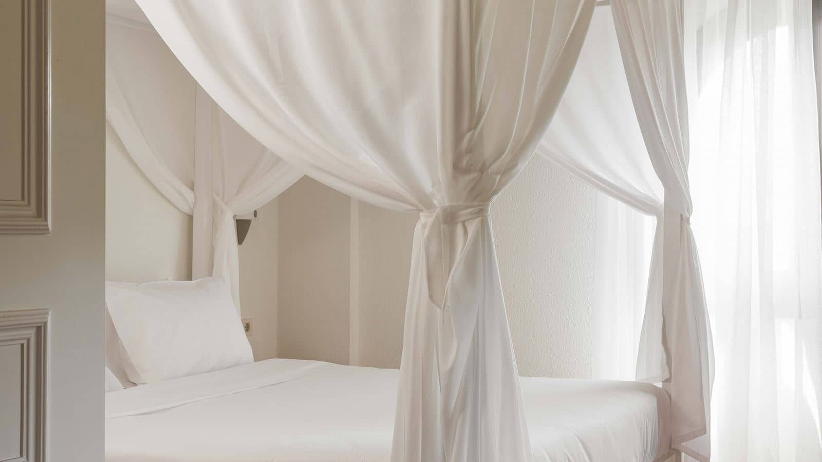 rooms-family-interconnecting-loft-private-balcony