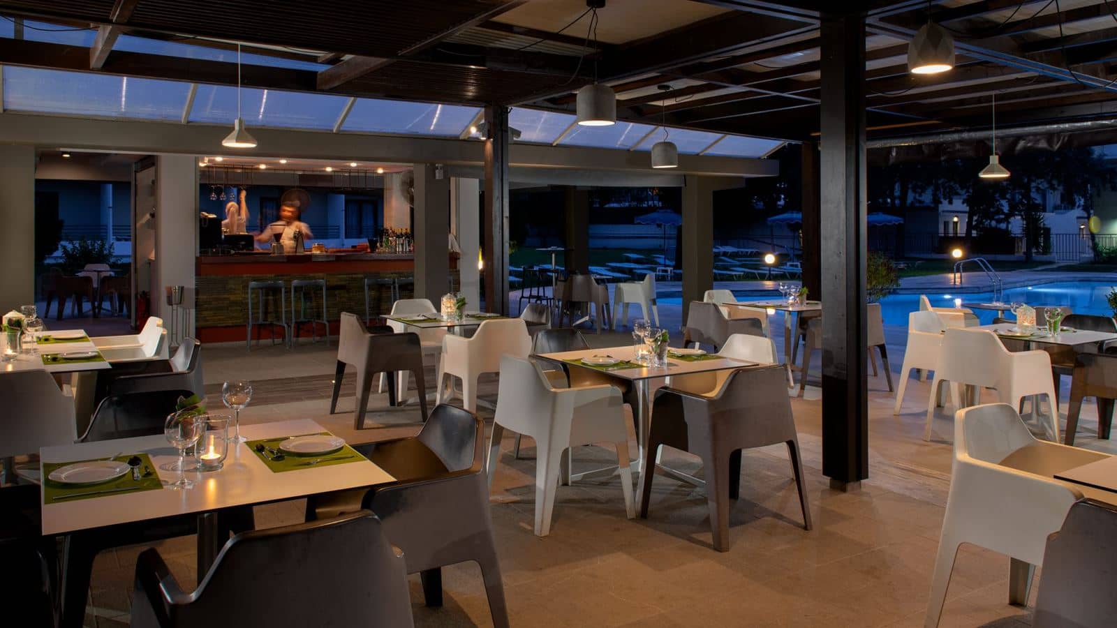 restaurants-matoula-pool-restaurant-a-la-carte