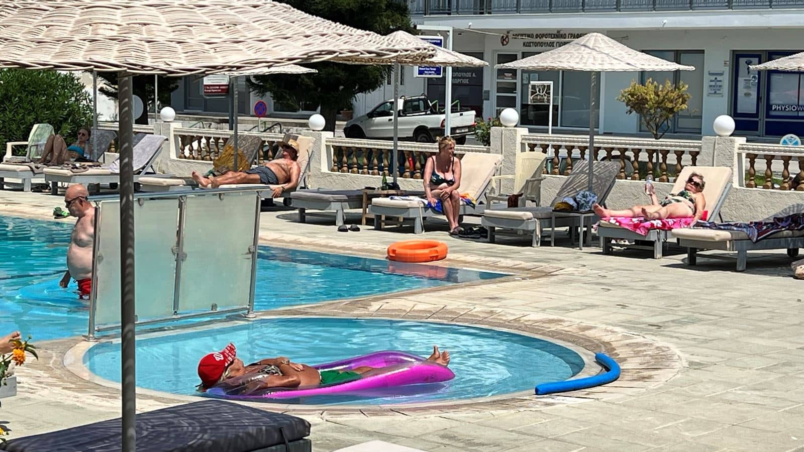 pools-outdoor-pool