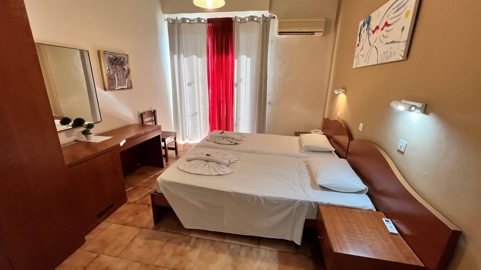 rooms-room-double-balcony