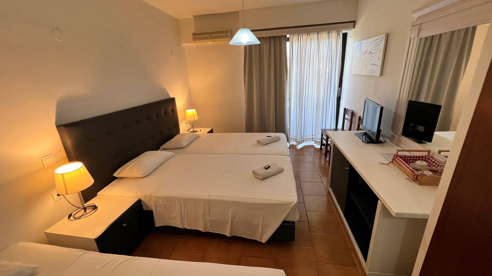 rooms-room-double-balcony