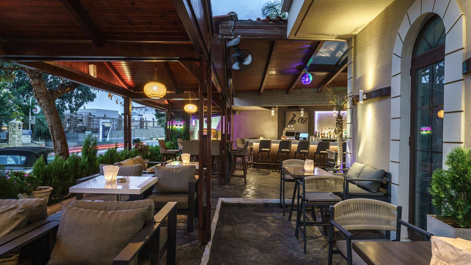 bars-main-bar