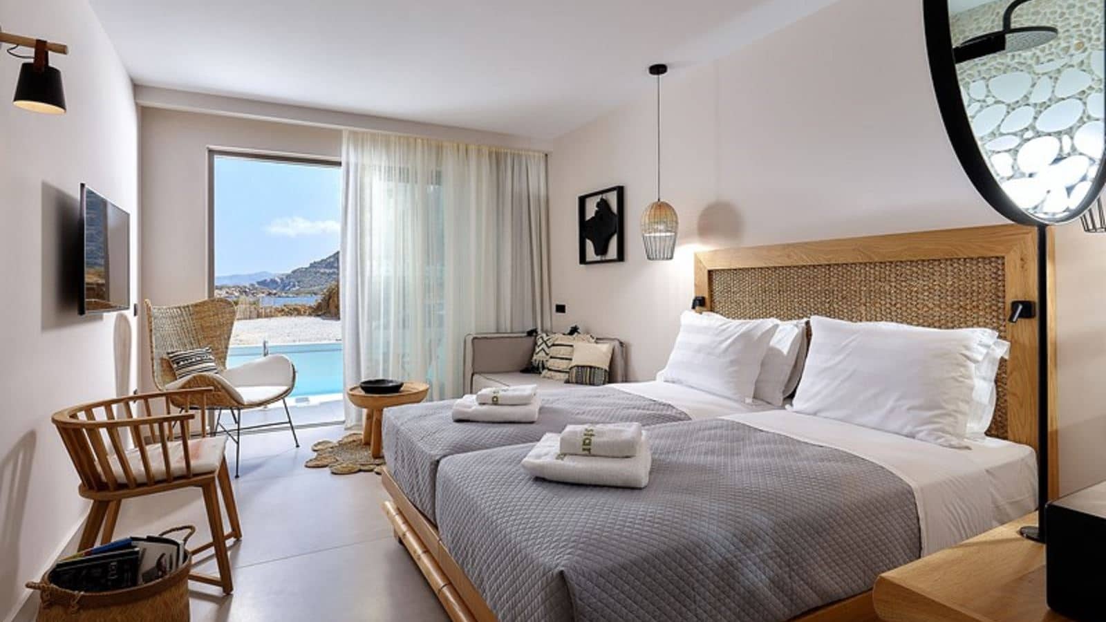 rooms-junior-suite-garden-or-side-sea-view-with-sharing-pool