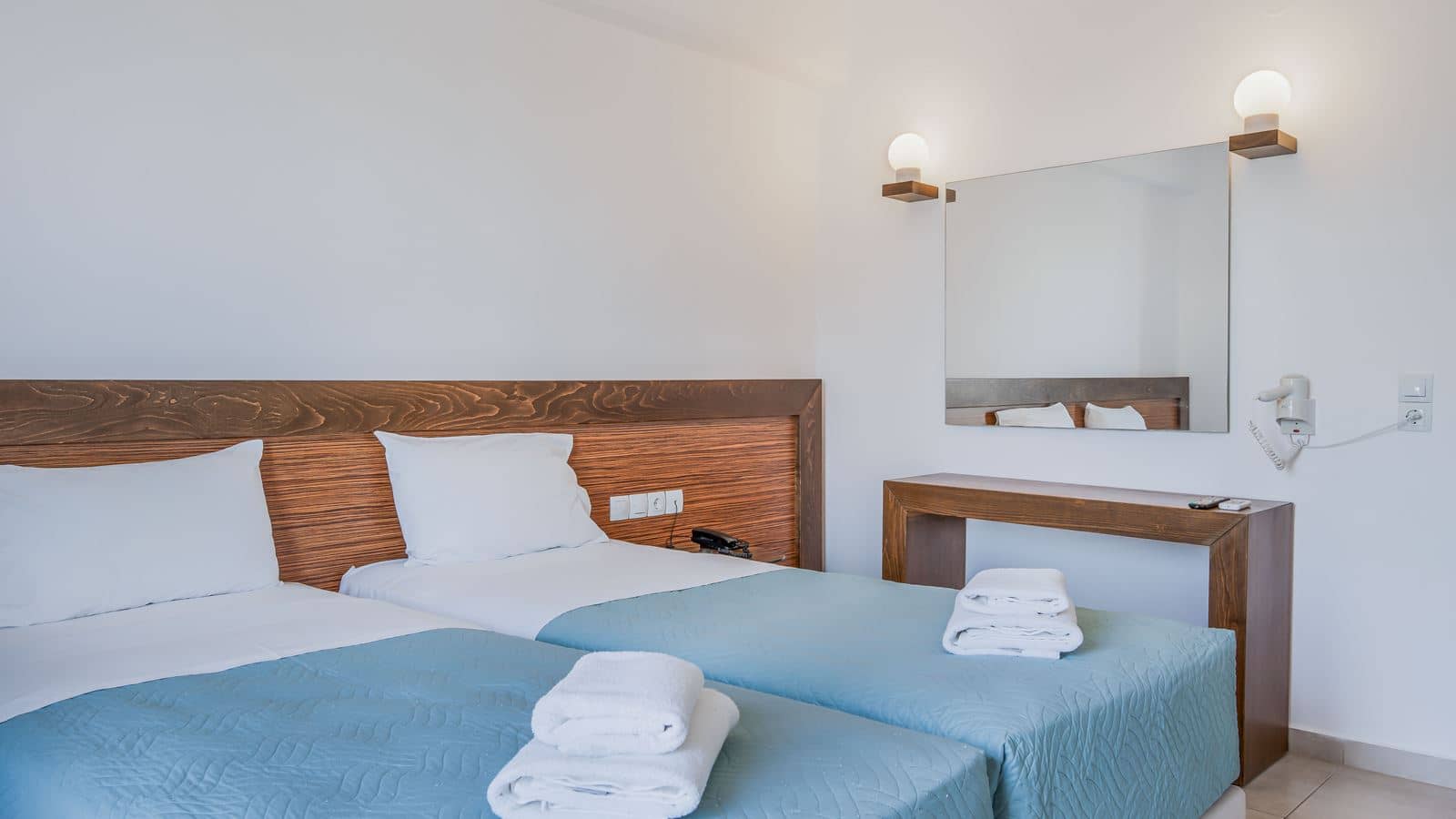 rooms-standard-twin-double-room-balcony-or-terrace