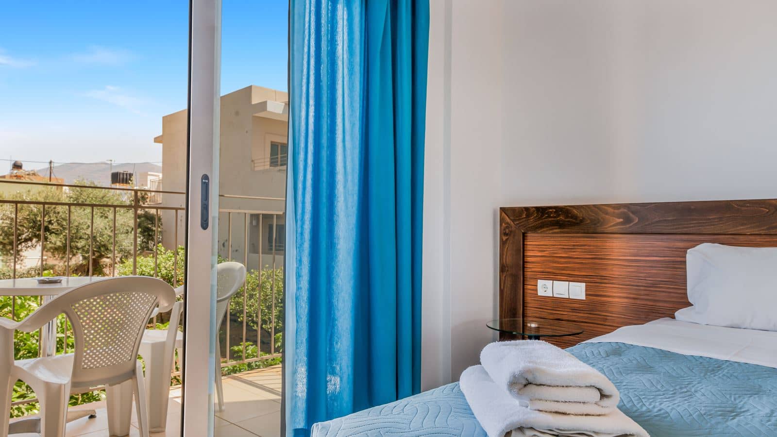 rooms-standard-twin-double-room-balcony-or-terrace