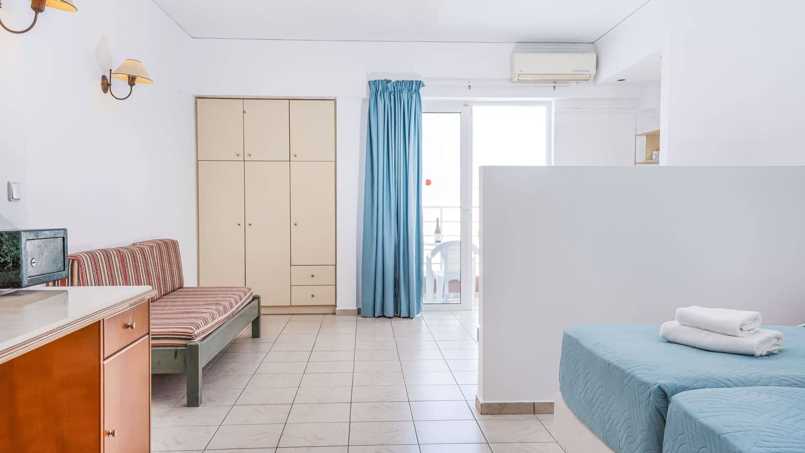 rooms-standard-triple-balcony-or-terrace