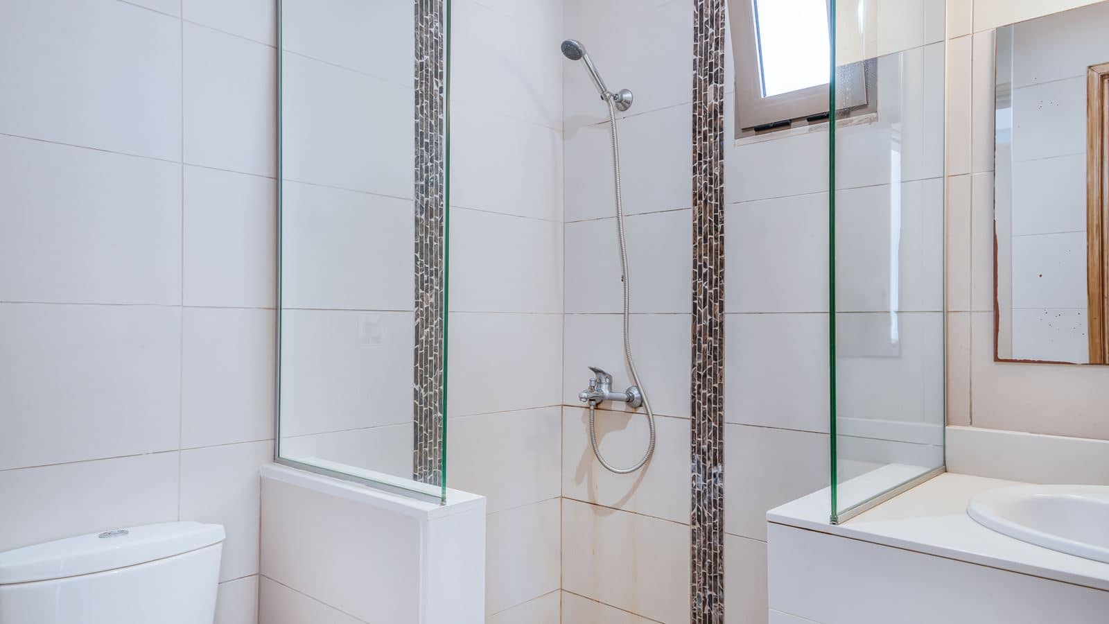 rooms-standard-1-bedroom-triple-apartment-balcony-or-terrace