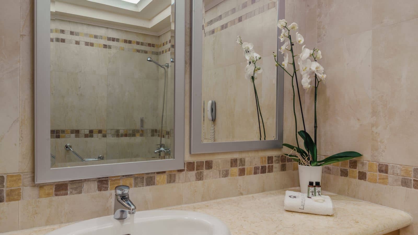 rooms-superior-beachfront-private-pool
