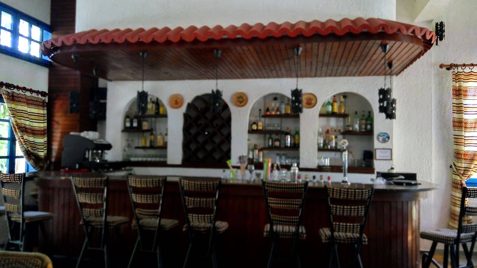 bars-main-bar
