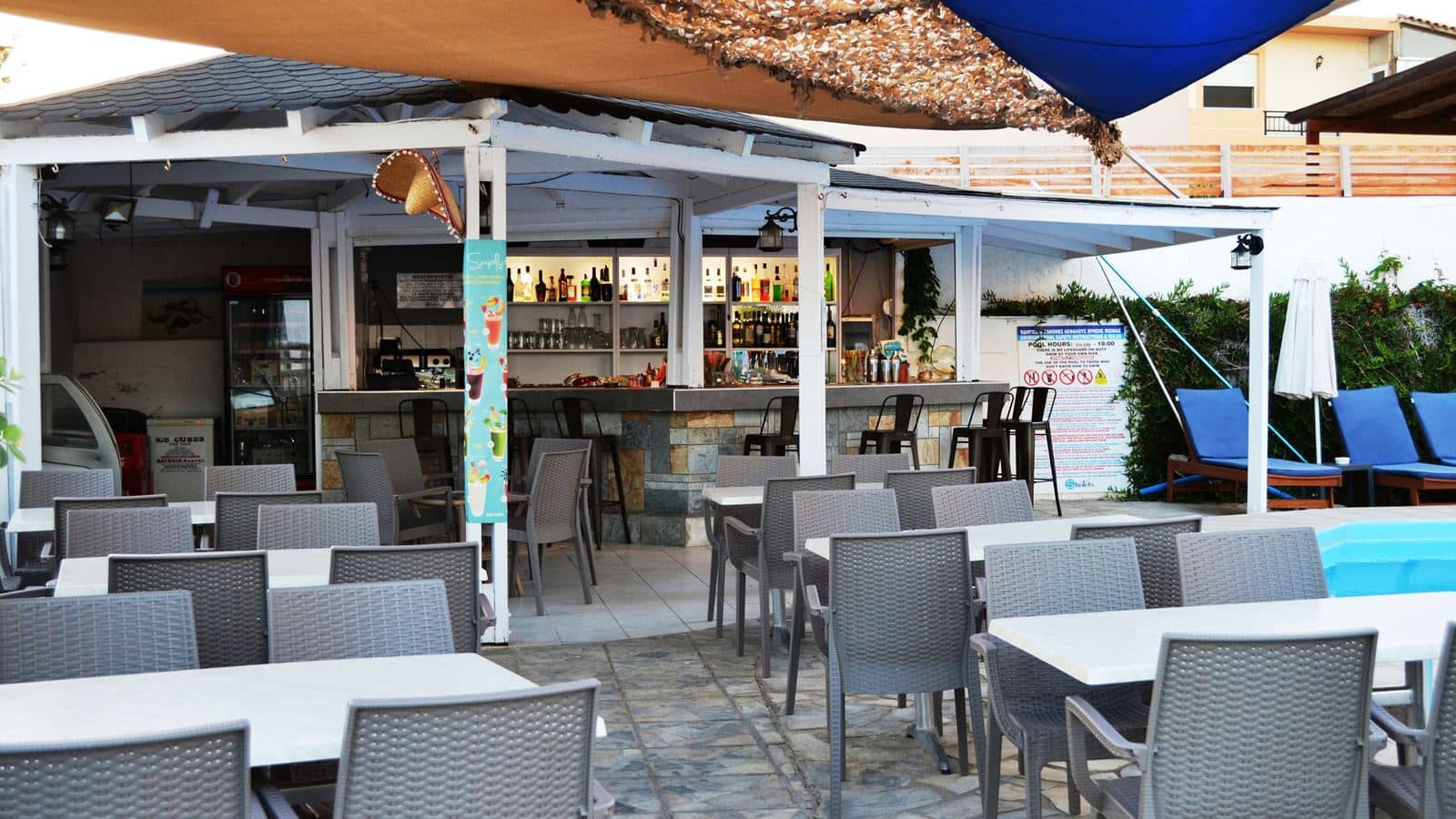bars-sunset-neach-pool-bar