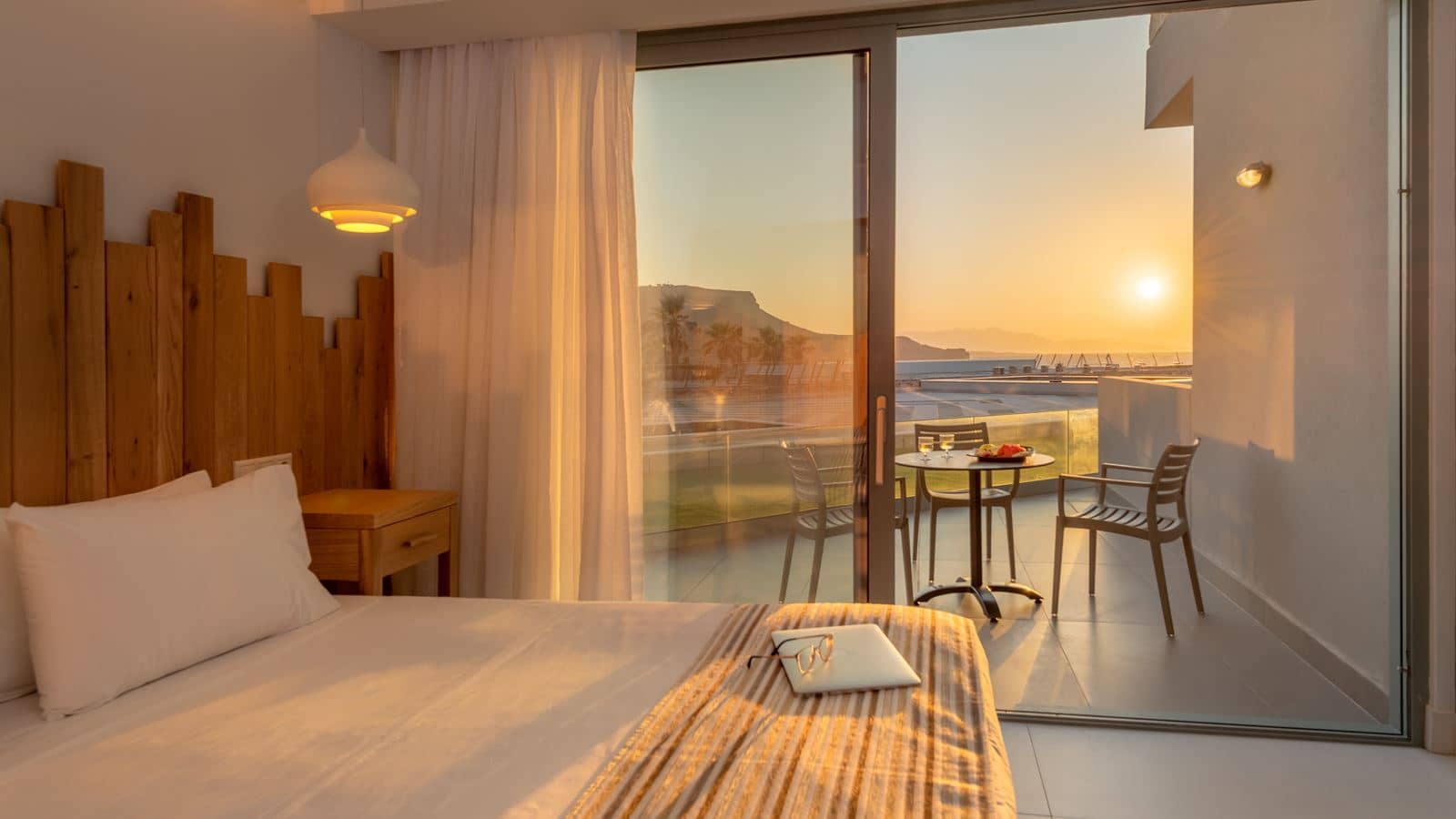 rooms-family-4bedded-room-with-sea-view